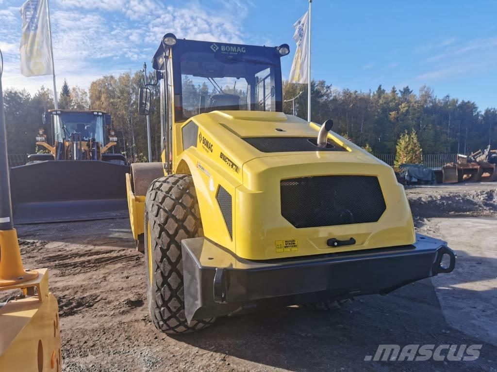 Bomag BW213D-5 振動ローラ