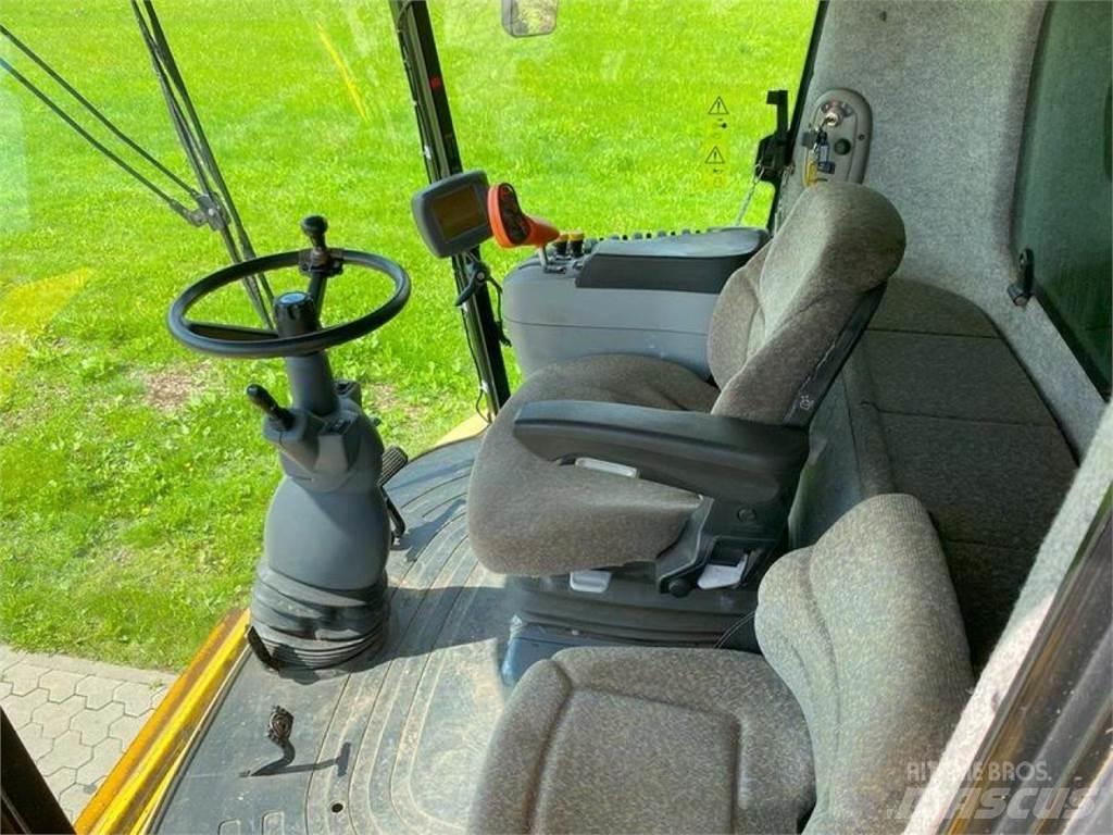 New Holland CX 880 コンバイン