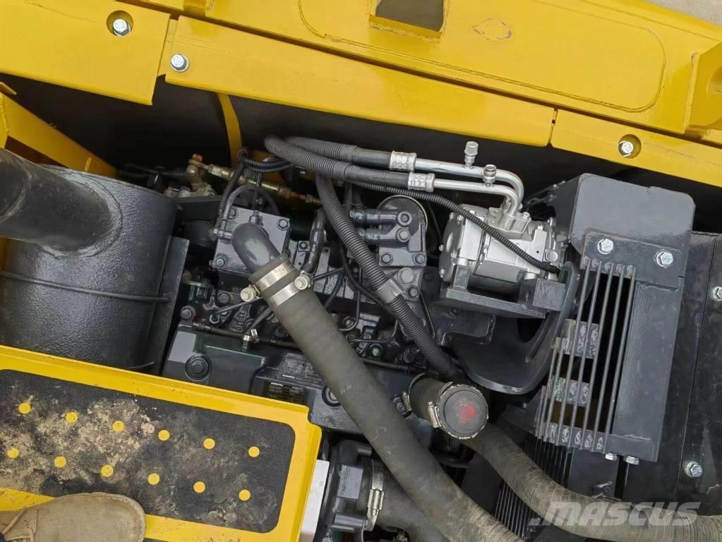 Komatsu PC 130-7K 中型油圧ショベル 7ｔ-12ｔ（ユンボ・パワーショベル・バックホー）