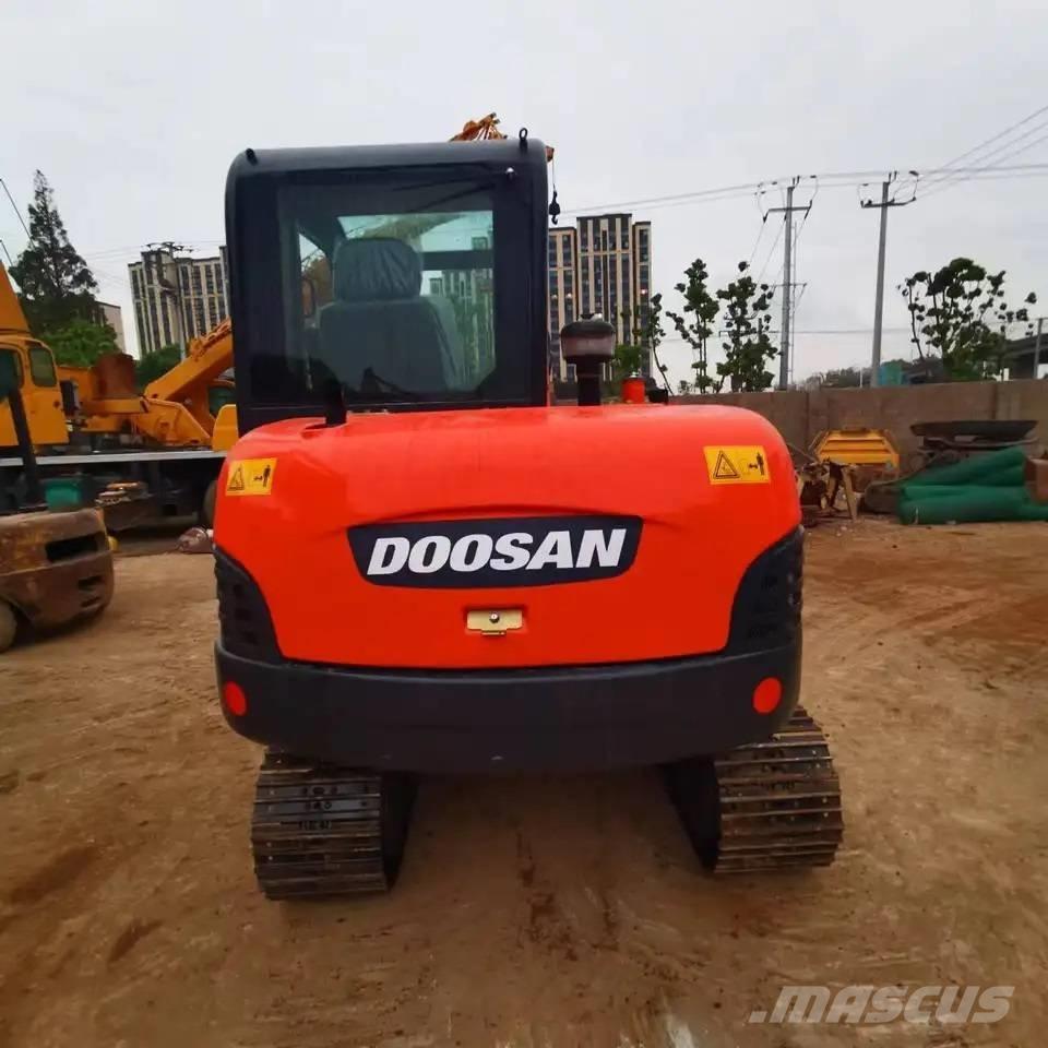 Doosan DH60-7 ミニ油圧ショベル 7t以下（ミニユンボ・ミニディガー）