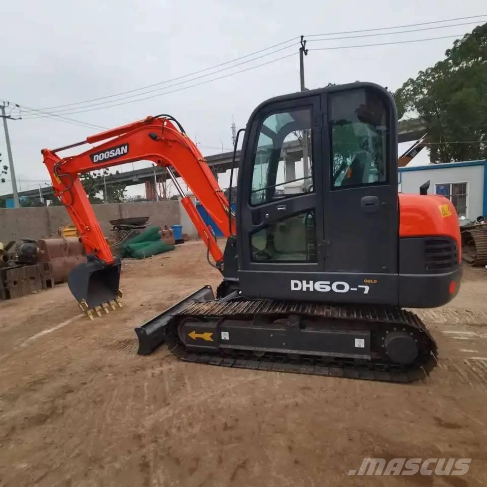 Doosan DH60-7 ミニ油圧ショベル 7t以下（ミニユンボ・ミニディガー）
