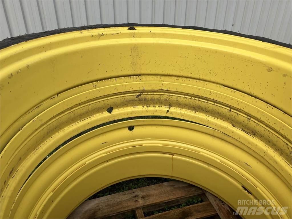 Taurus 270/95R44 タイヤ、ホイル、リム
