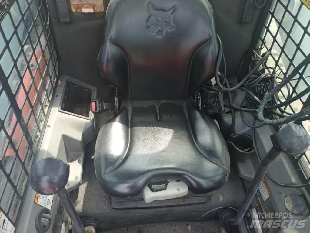 Bobcat T 770 スキッドステアローダー