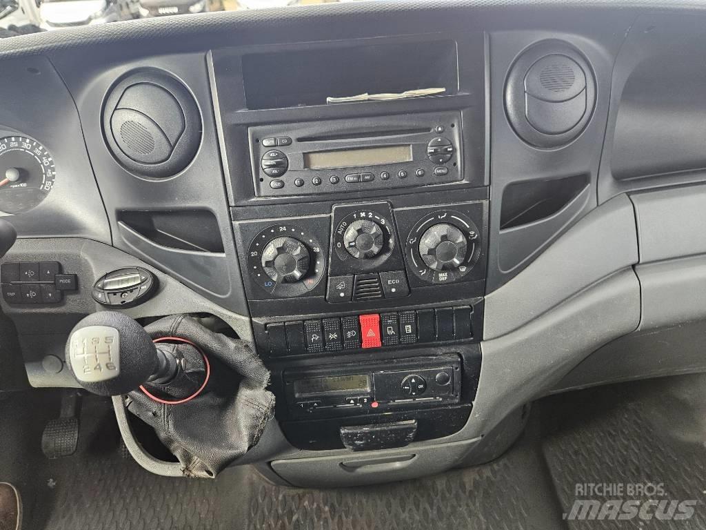 Iveco Daily 35S18 パネルバン