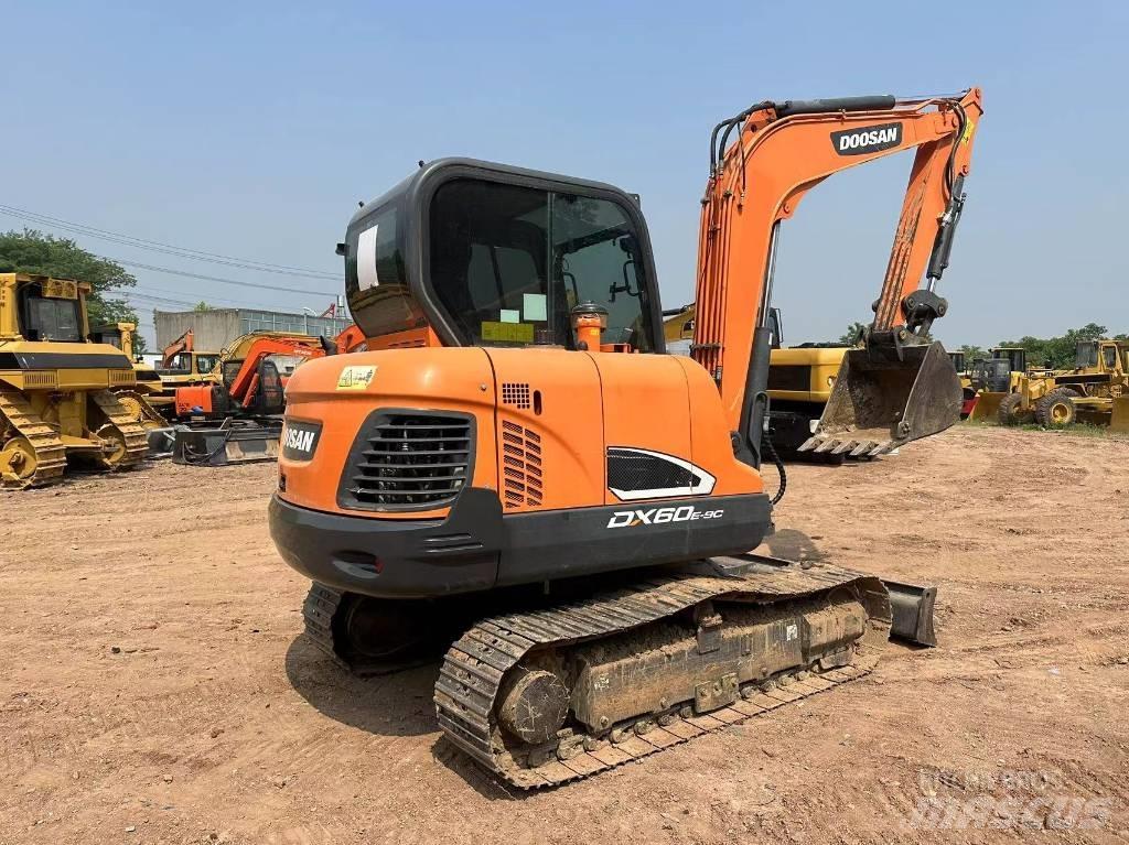Doosan DX 60 大型油圧ショベル12t以上（パワーショベル・ユンボ）