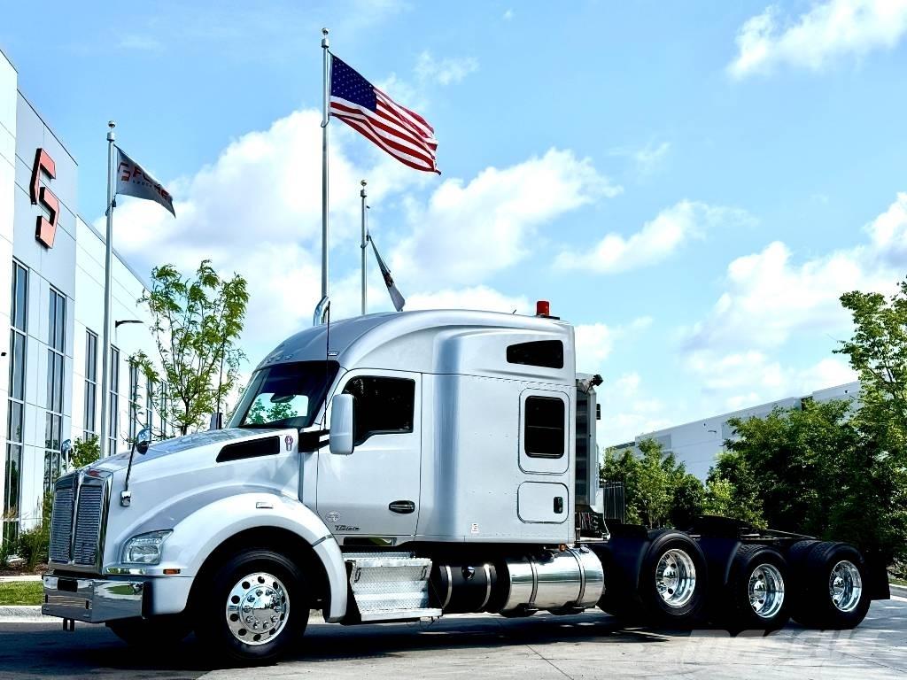 Kenworth T 880 中古トラクターヘッド | トレーラーヘッド