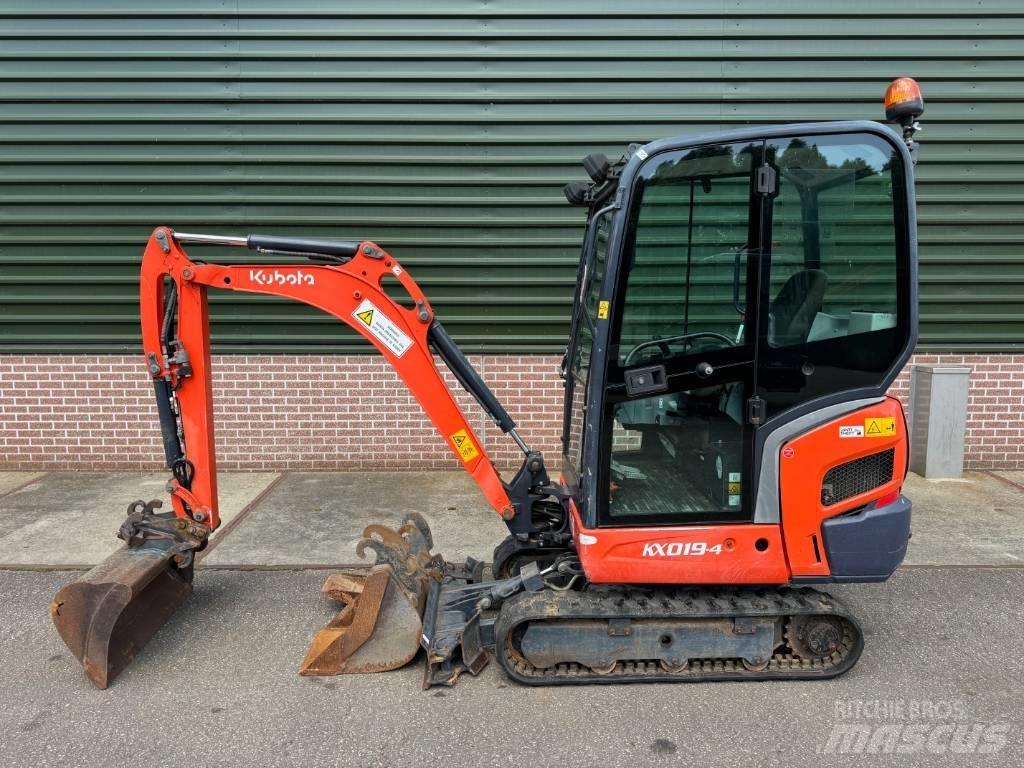 Kubota KX 019-4 ミニ油圧ショベル 7t以下（ミニユンボ・ミニディガー）