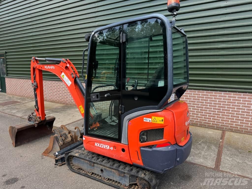 Kubota KX 019-4 ミニ油圧ショベル 7t以下（ミニユンボ・ミニディガー）
