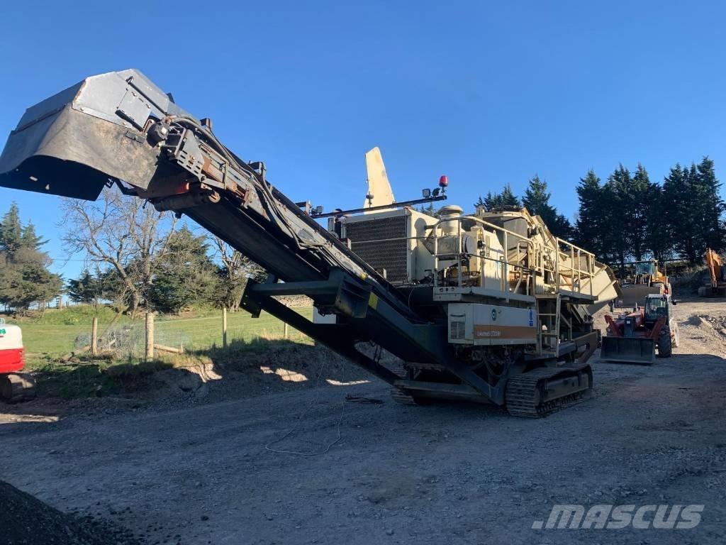 Metso LT 200 HP 自走式クラッシャー