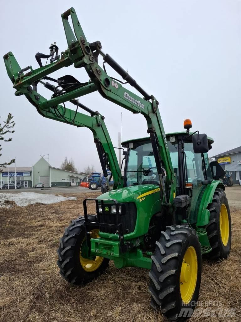 John Deere 5075 E トラクター