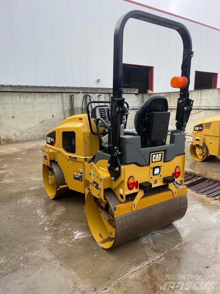 CAT CB 2.7 タンデムローラ