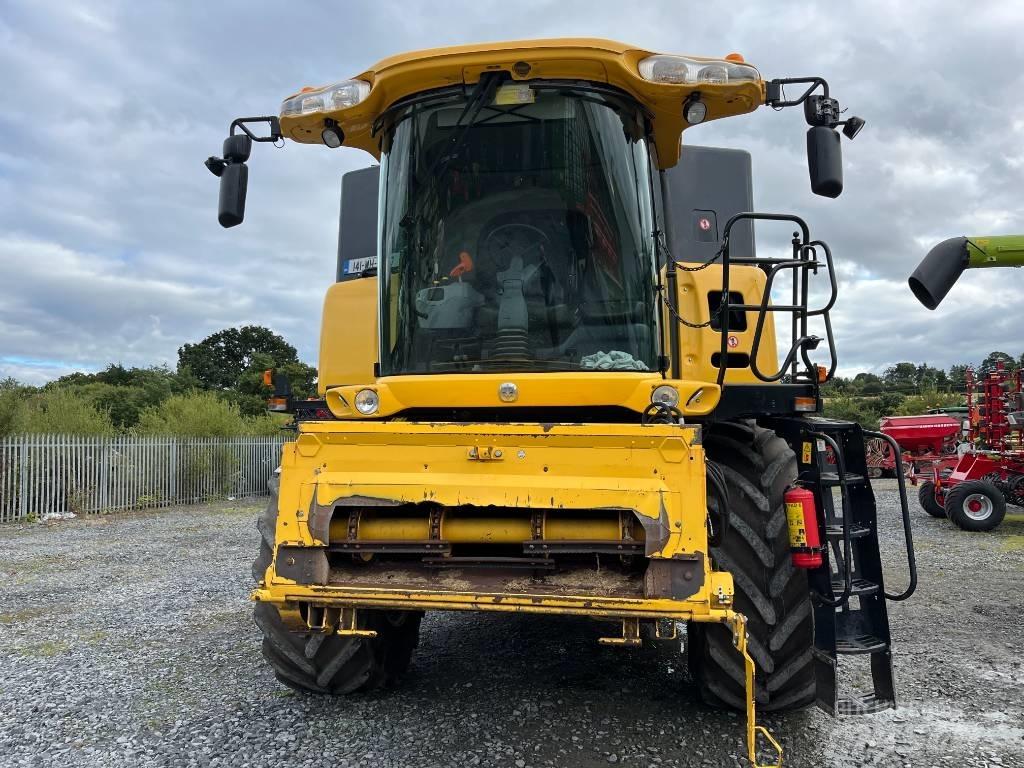 New Holland CX 8070 コンバイン