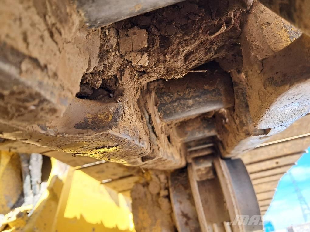 Komatsu D61PXI-24E0 ブルドーザー