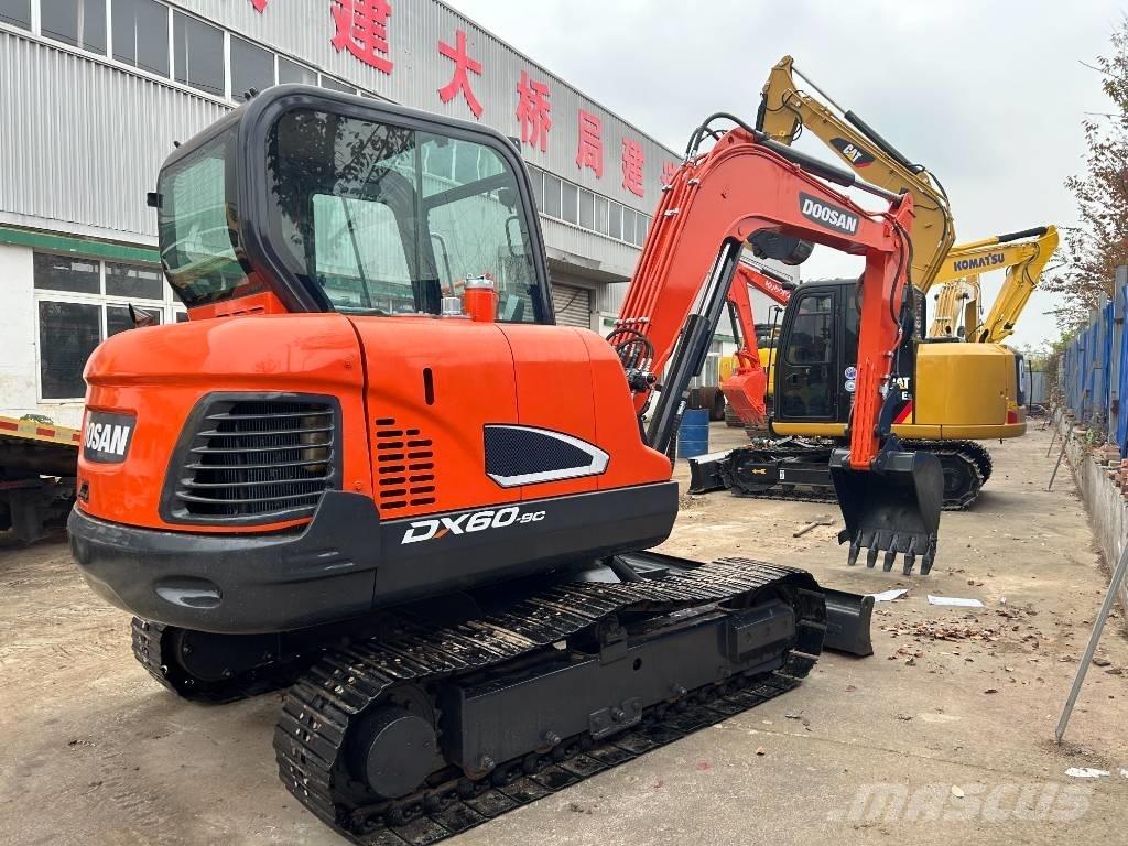 Doosan DX 60 ミニ油圧ショベル 7t以下（ミニユンボ・ミニディガー）
