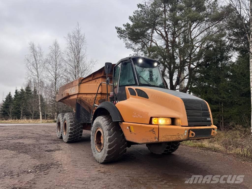 CASE 330 B アーティキュレート式ダンプトラック