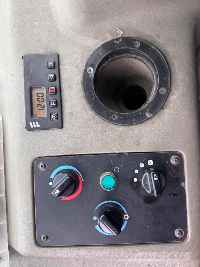 CASE 330 B アーティキュレート式ダンプトラック