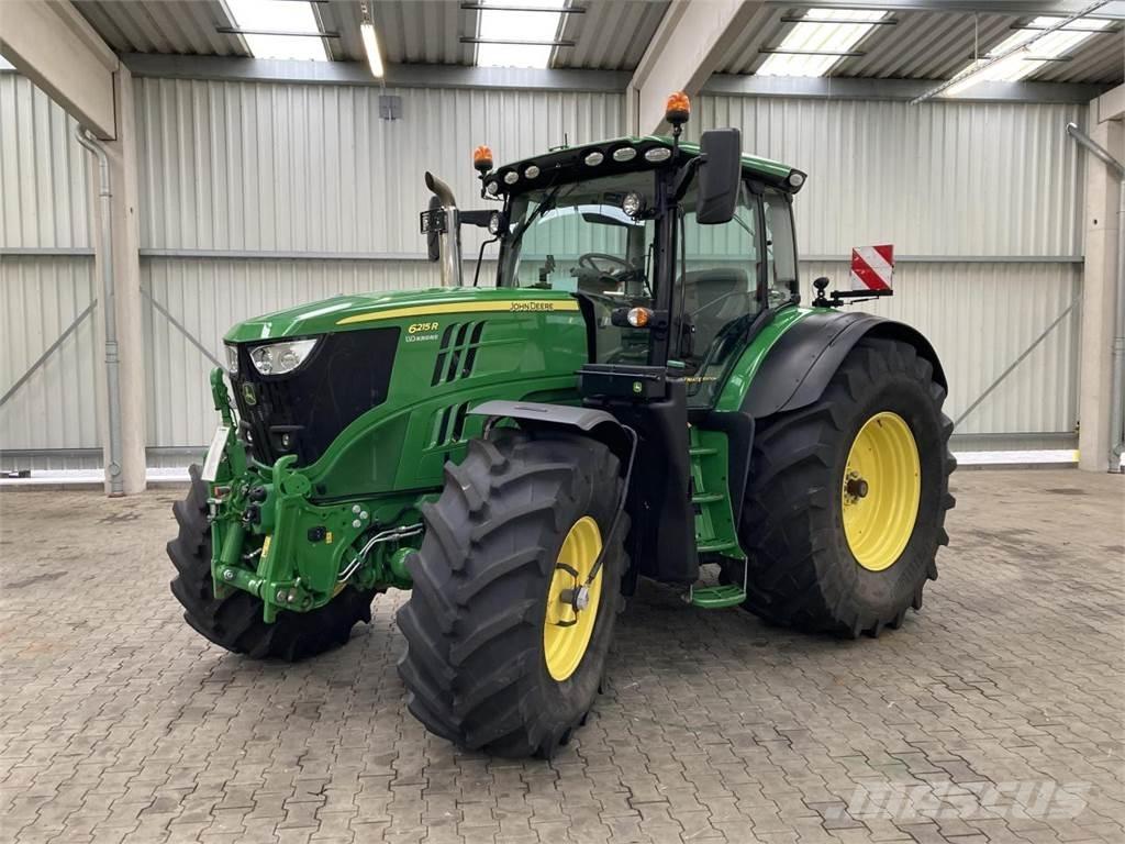 John Deere 6215R トラクター