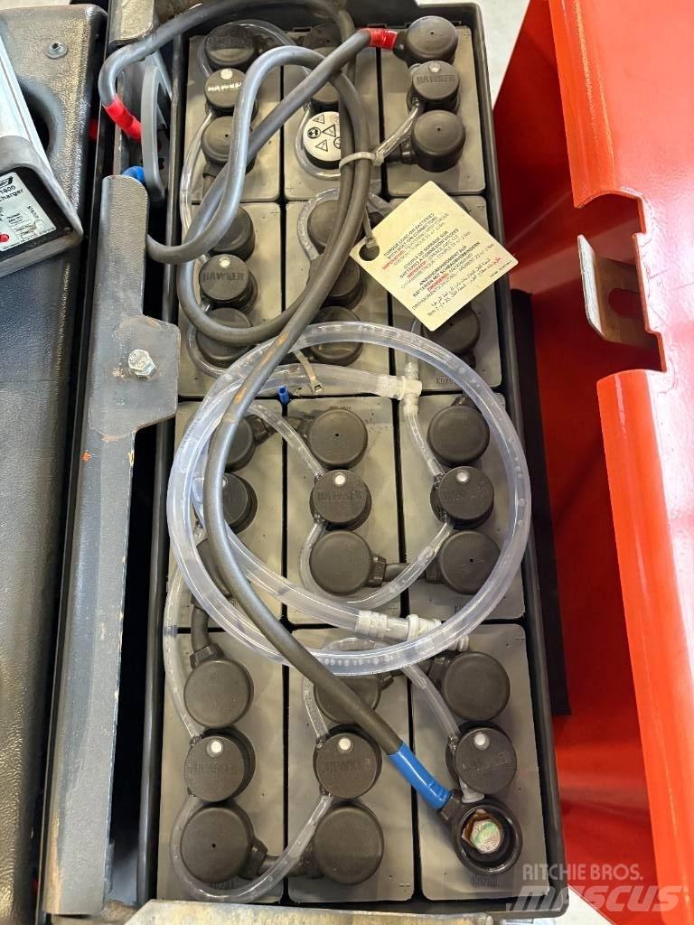 BT LPE 200 / 8 ローリフトとプラットフォーム