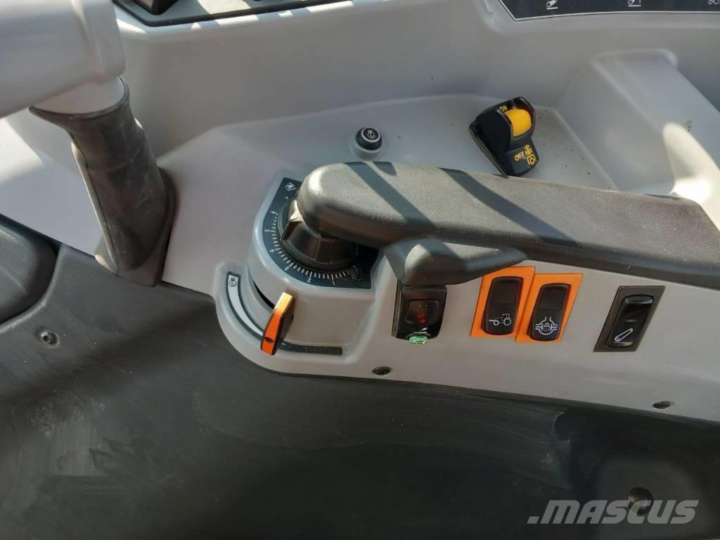 Valtra A 104 トラクター