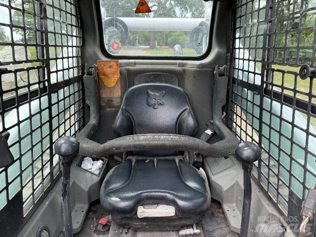 Bobcat T 770 スキッドステアローダー