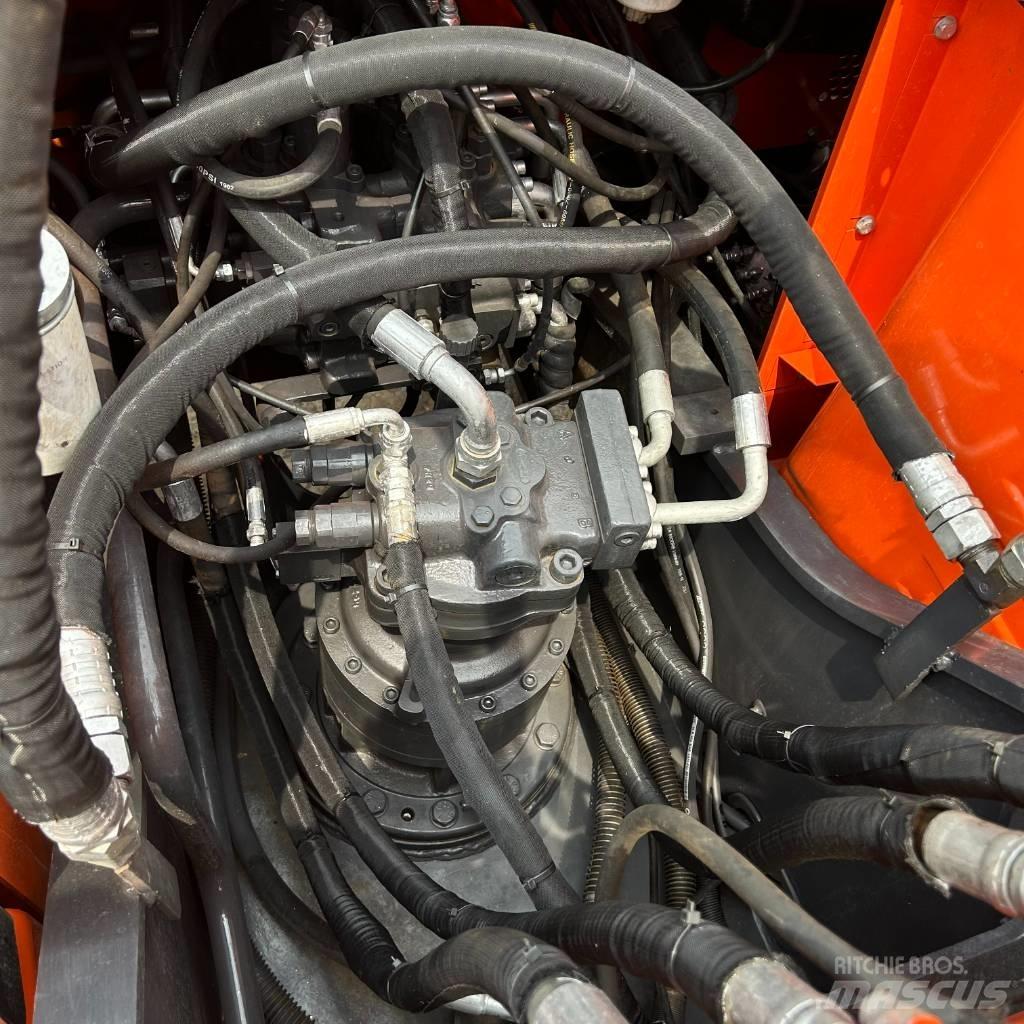Doosan DX 225 LC 大型油圧ショベル12t以上（パワーショベル・ユンボ）