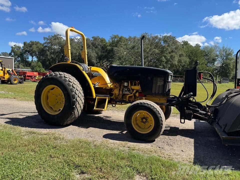 John Deere 5320 トラクター