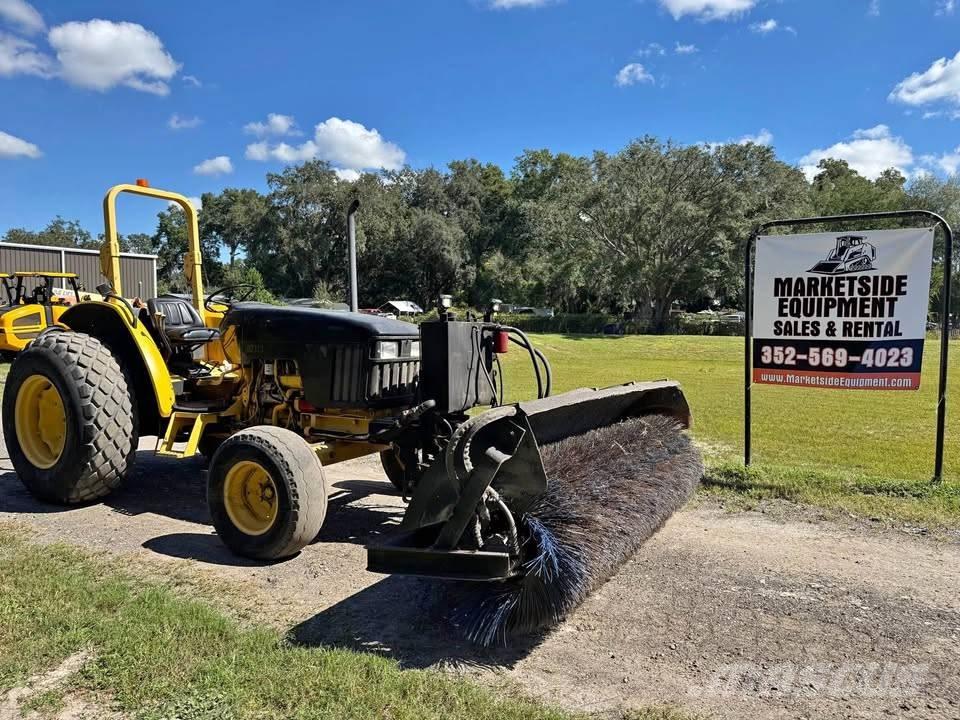 John Deere 5320 トラクター