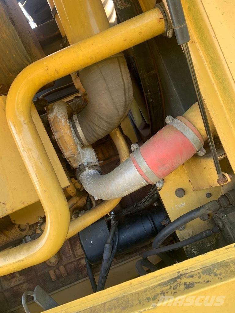 New Holland Fx375 自走式フォレージハーベスター