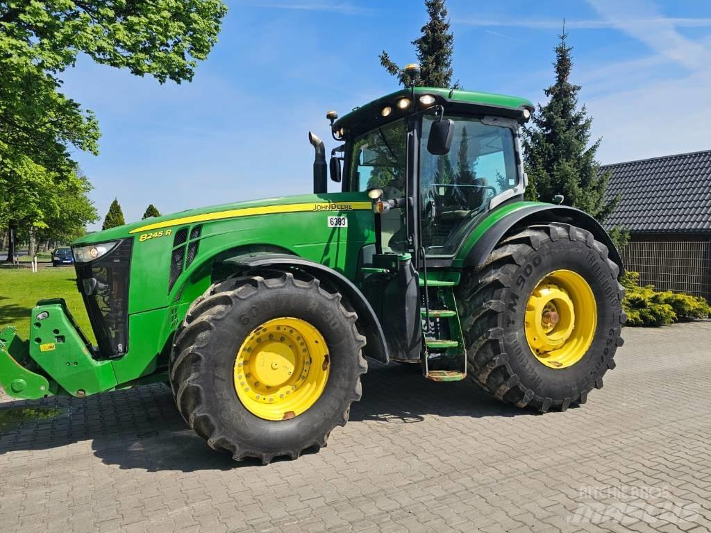 John Deere 8245 R トラクター
