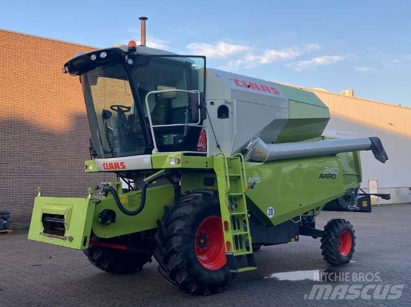 CLAAS AVERO 240 コンバイン
