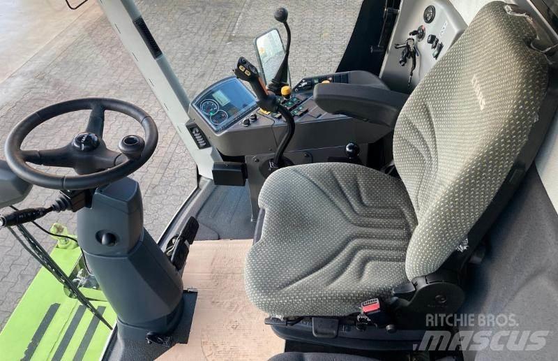 CLAAS AVERO 240 コンバイン