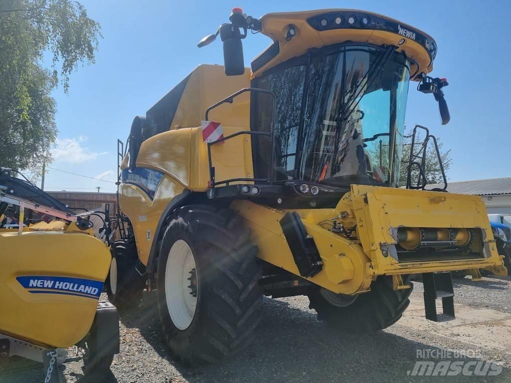 New Holland CX 8.70 コンバイン