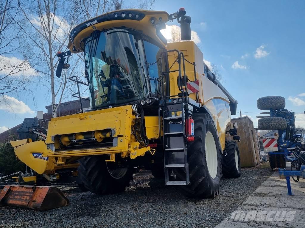 New Holland CX 8.70 コンバイン