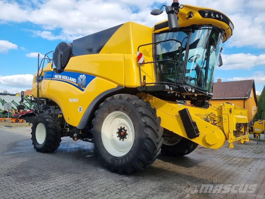 New Holland CX 8.70 コンバイン