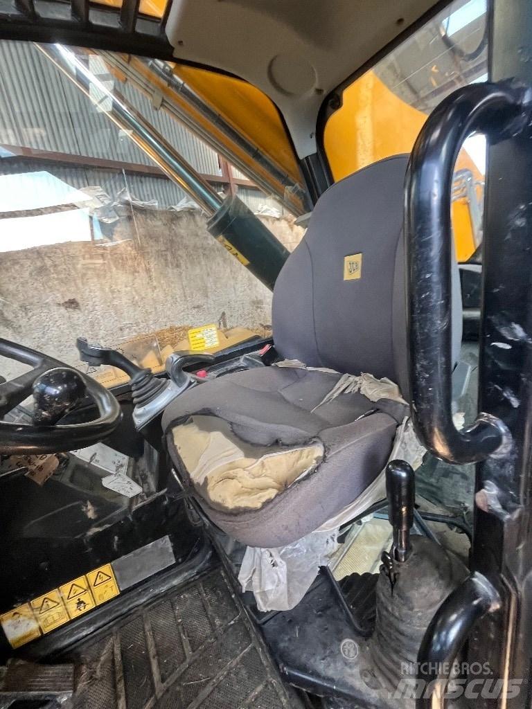 JCB 540-170 テレスコーピックハンドラー