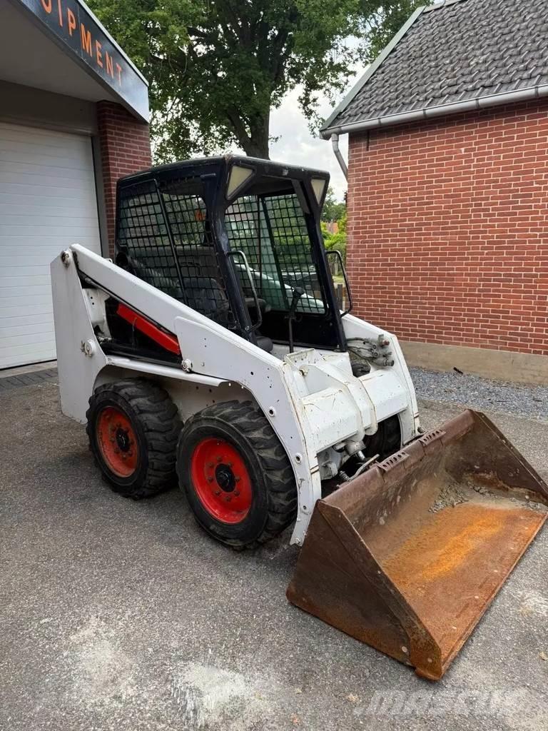Bobcat S130 スキッドステアローダー