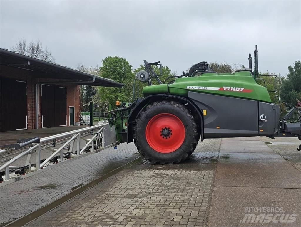 Fendt Rogator 355 牽引型スプレイヤー