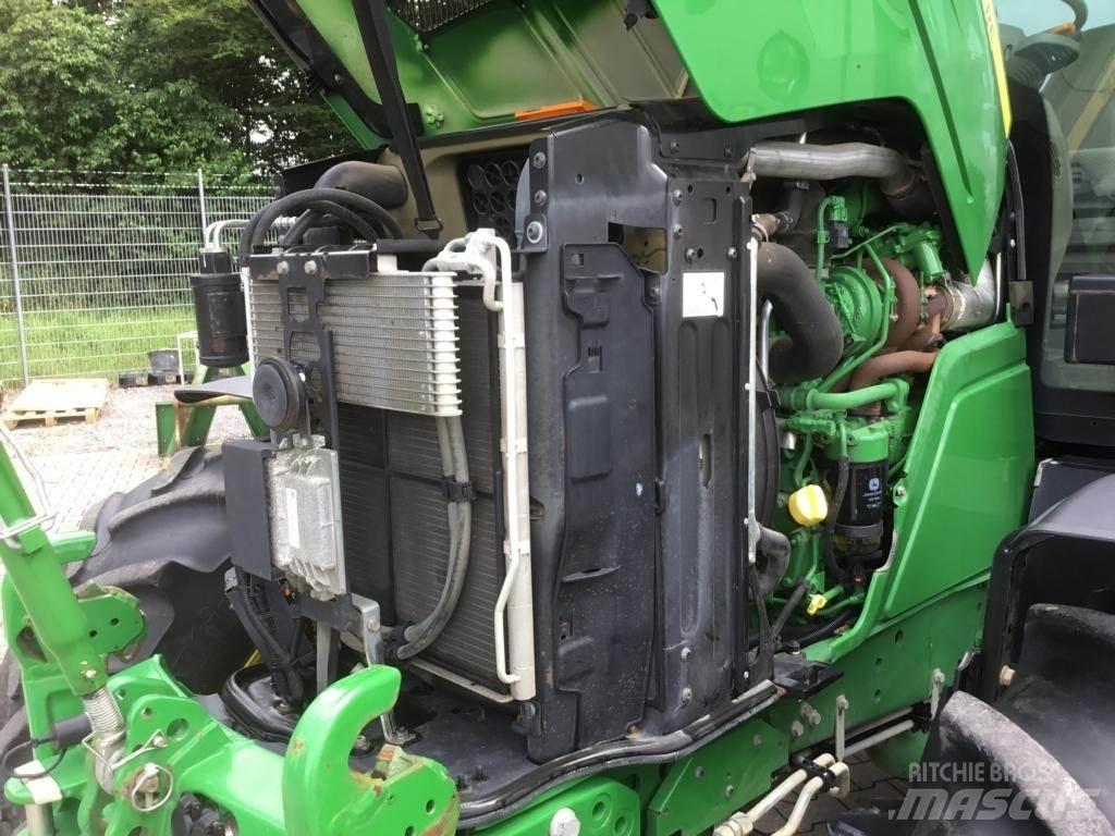 John Deere 6130R トラクター