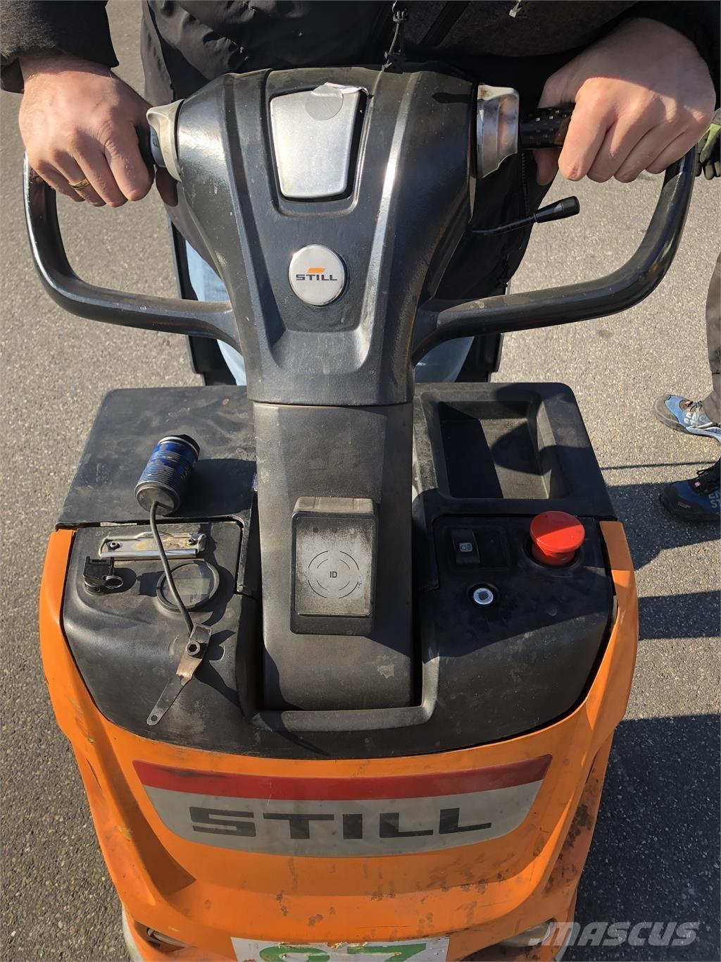 Still LTX20 トーイングトラック