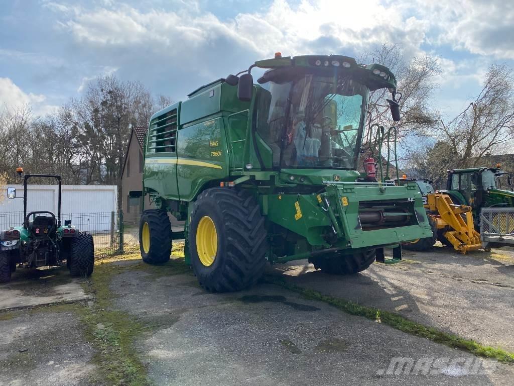 John Deere T560 HM コンバイン