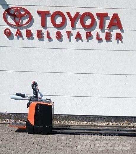 Toyota LPE 250 ローリフト