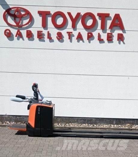 Toyota LPE 250 ローリフト