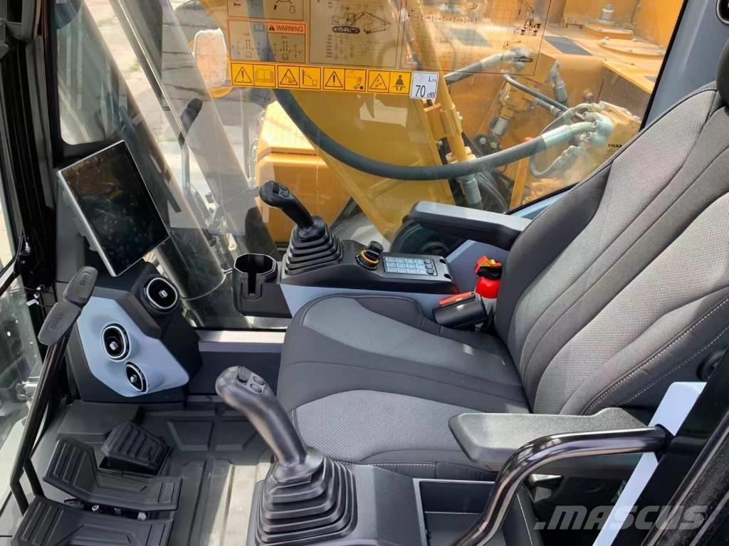 Sany SY 215 C LC 大型油圧ショベル12t以上（パワーショベル・ユンボ）