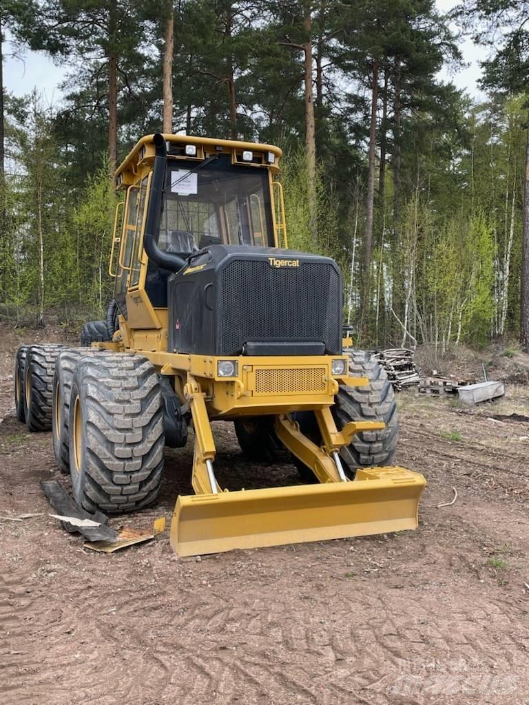 Tigercat 1075C フォワーダー