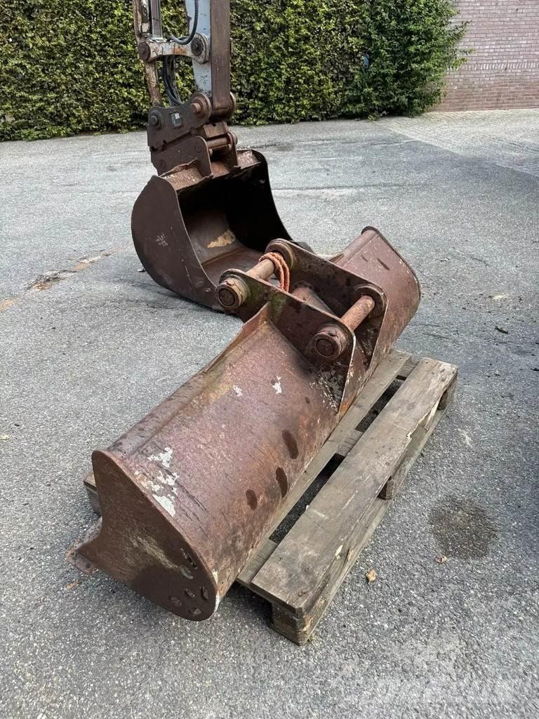 Takeuchi TB 175 中型油圧ショベル 7ｔ-12ｔ（ユンボ・パワーショベル・バックホー）