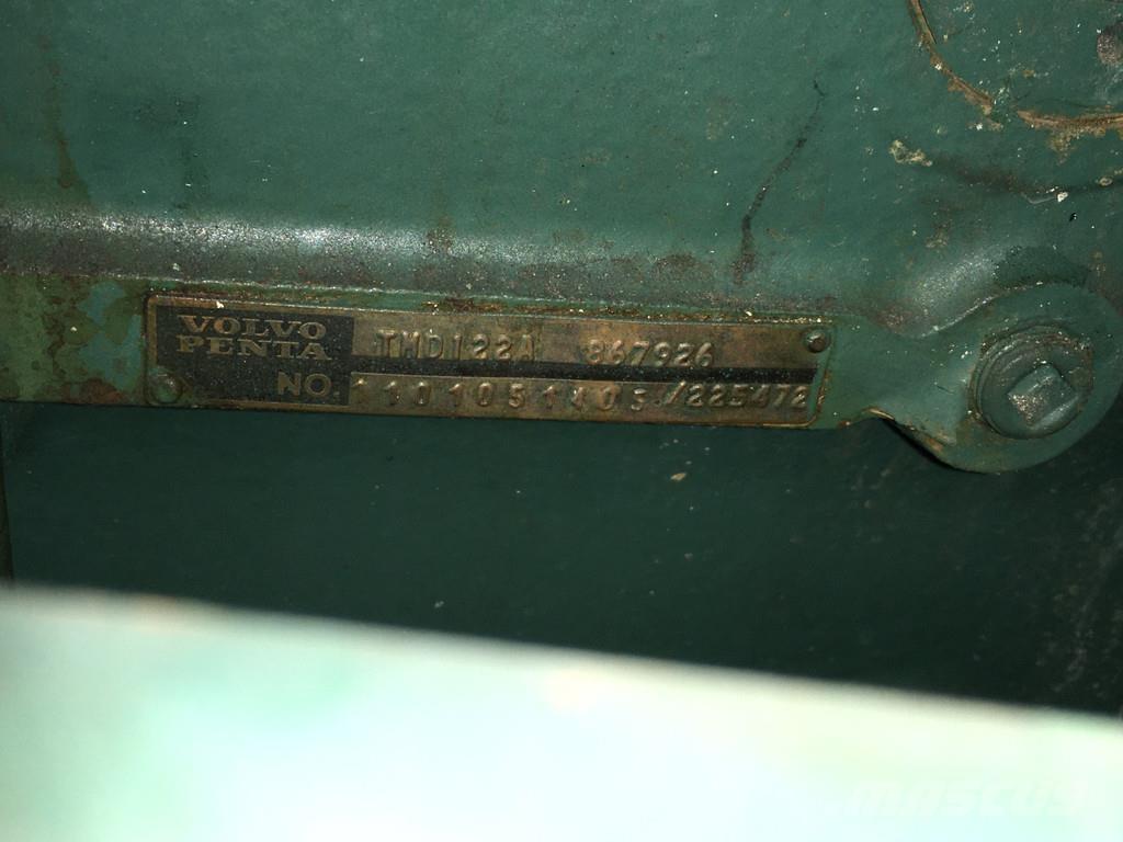 Volvo TMD122A USED エンジン