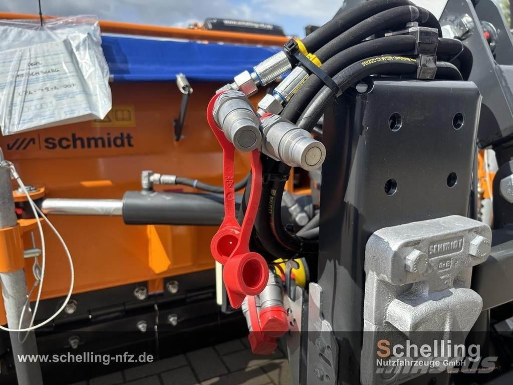Aebi SCHMIDT CP 2 スノーブレードとプラウ