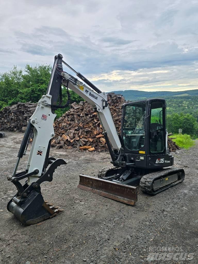 Bobcat E35 ミニ油圧ショベル 7t以下（ミニユンボ・ミニディガー）