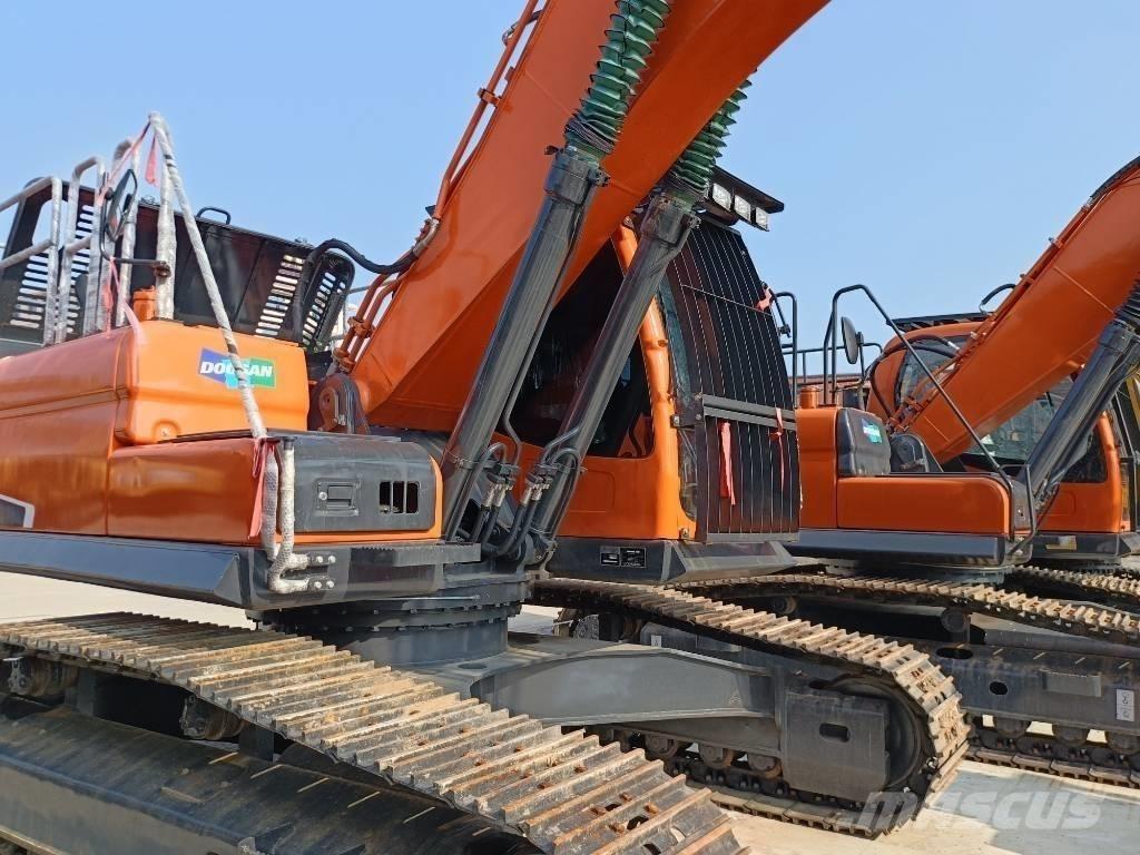 Doosan DX300-9 大型油圧ショベル12t以上（パワーショベル・ユンボ）