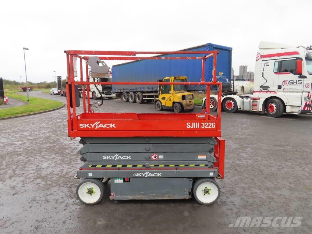 SkyJack SJ III 3226 シザースリフト